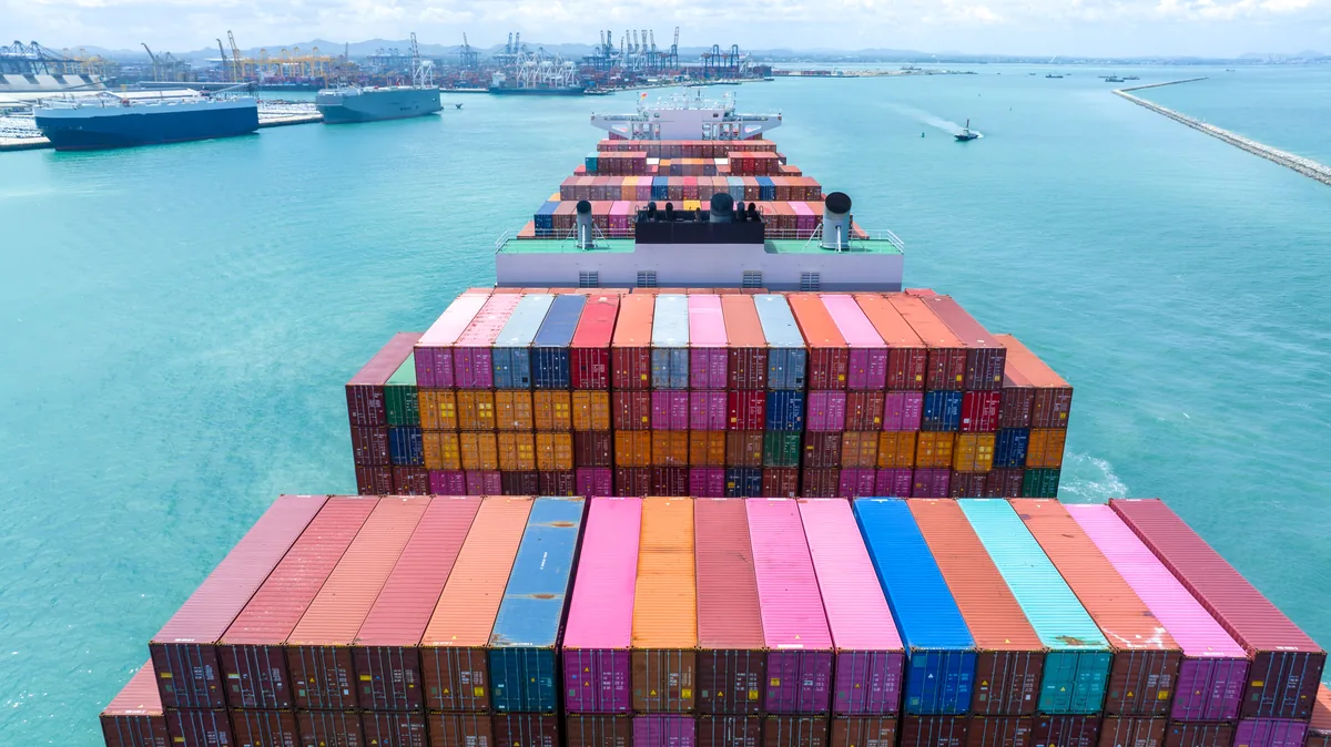 Cómo calcular el coste total de una importación